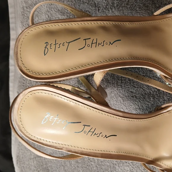 Betesy Johnson Heals - Picture 2 of 3